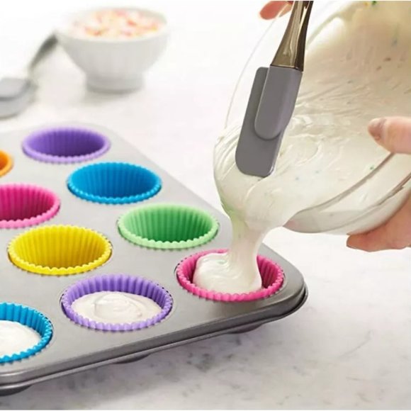 12 Reusable Food Safe Silicone Muffin Baking Cups - Picture 6 of 6